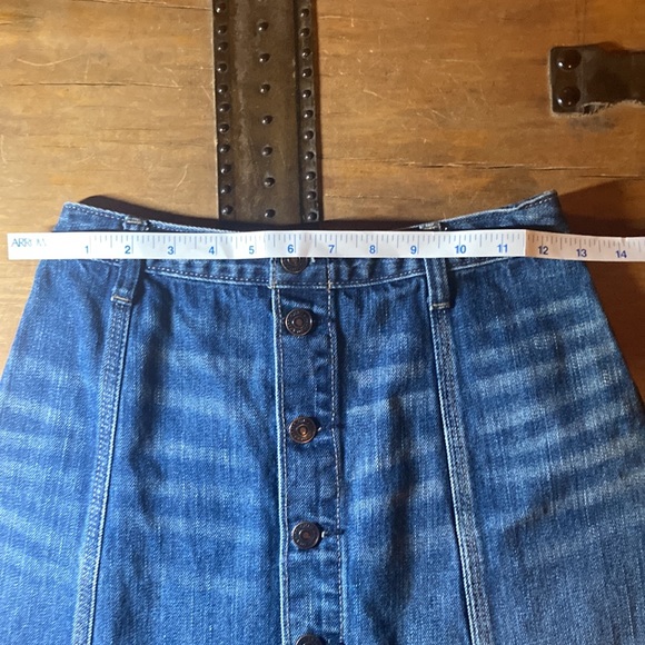 Abercrombie and Fitch denim mini skirt - Picture 3 of 8